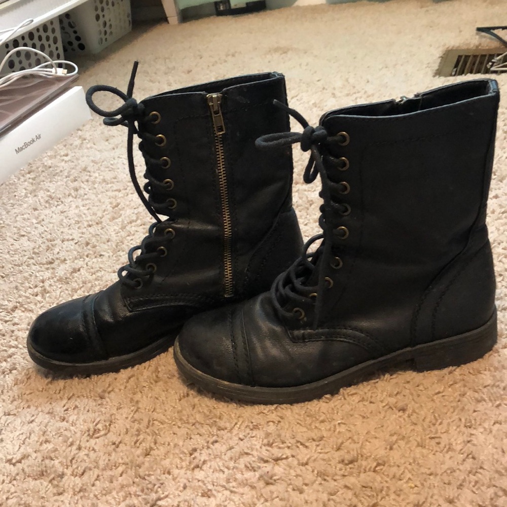 Combat boots